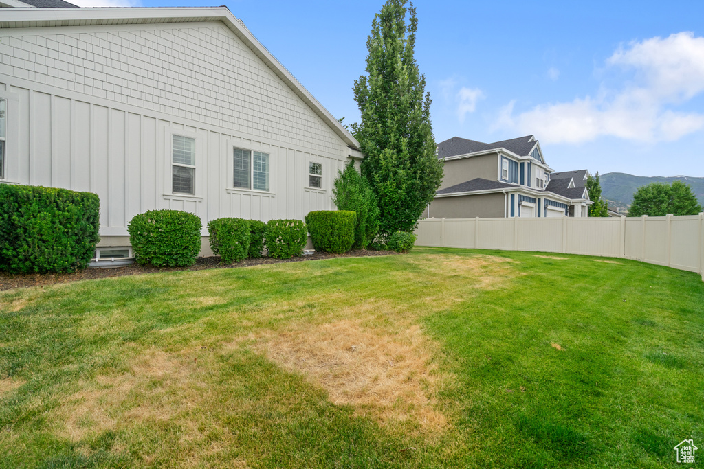 View of yard with a mountain view