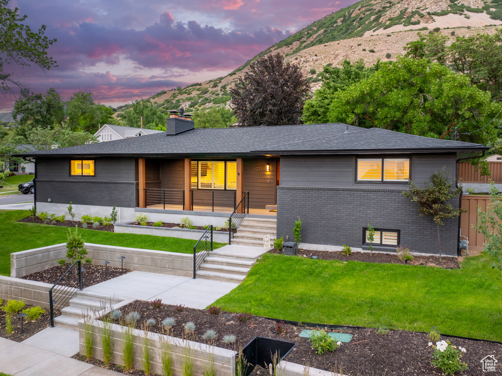 5223 S HILLSDEN DR Holladay, UT 84117