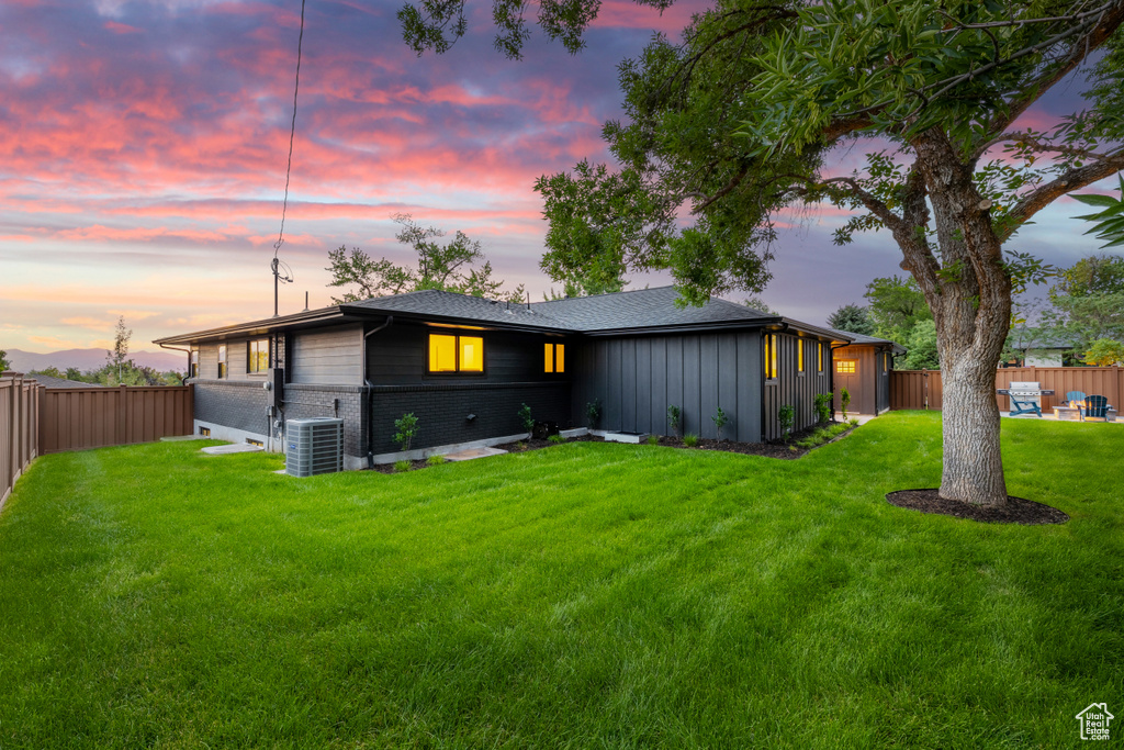 5223 S HILLSDEN DR Holladay, UT 84117