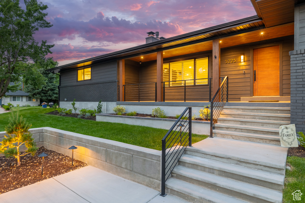 5223 S HILLSDEN DR Holladay, UT 84117