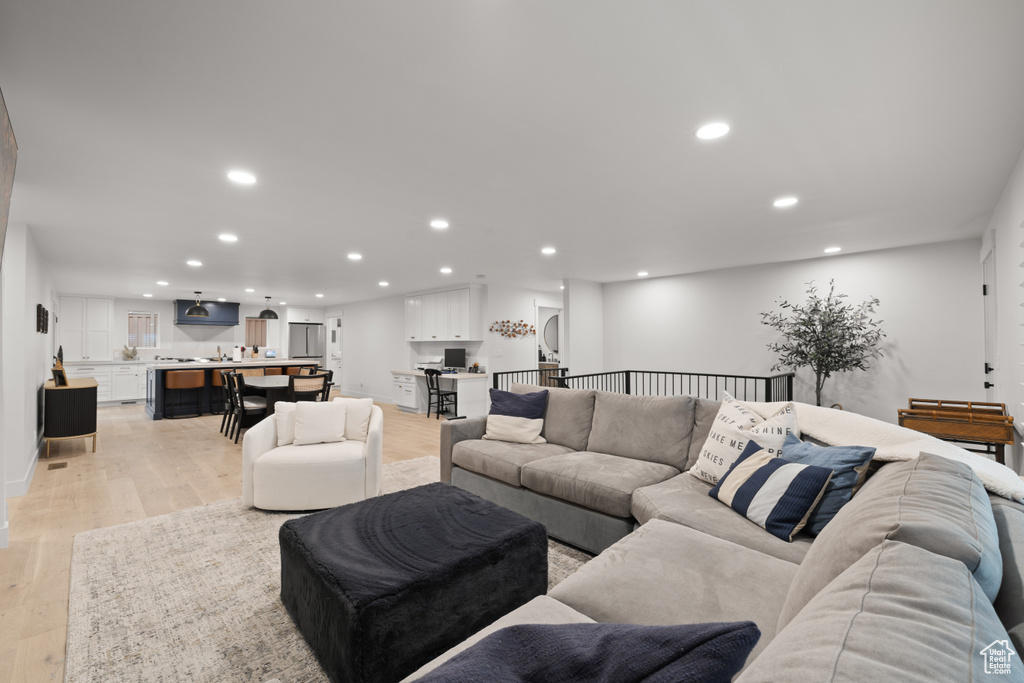 5223 S HILLSDEN DR Holladay, UT 84117