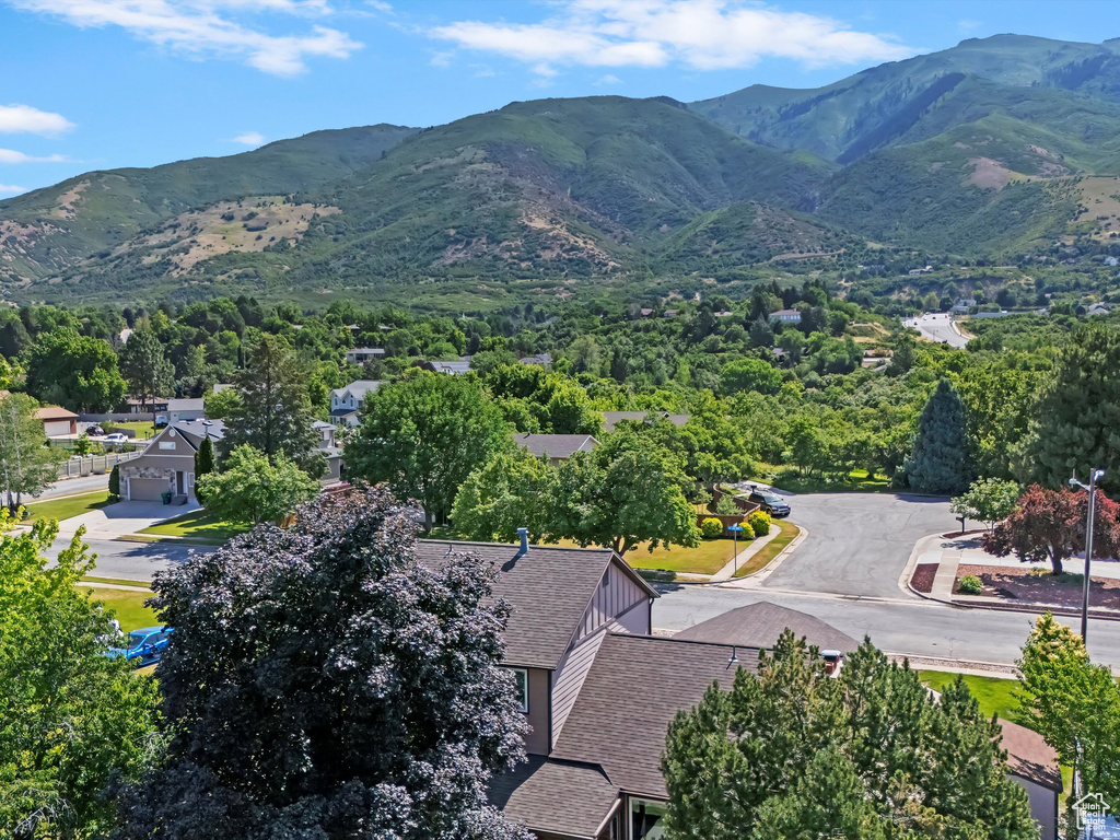 2203 N JONI DR Layton, UT 84040