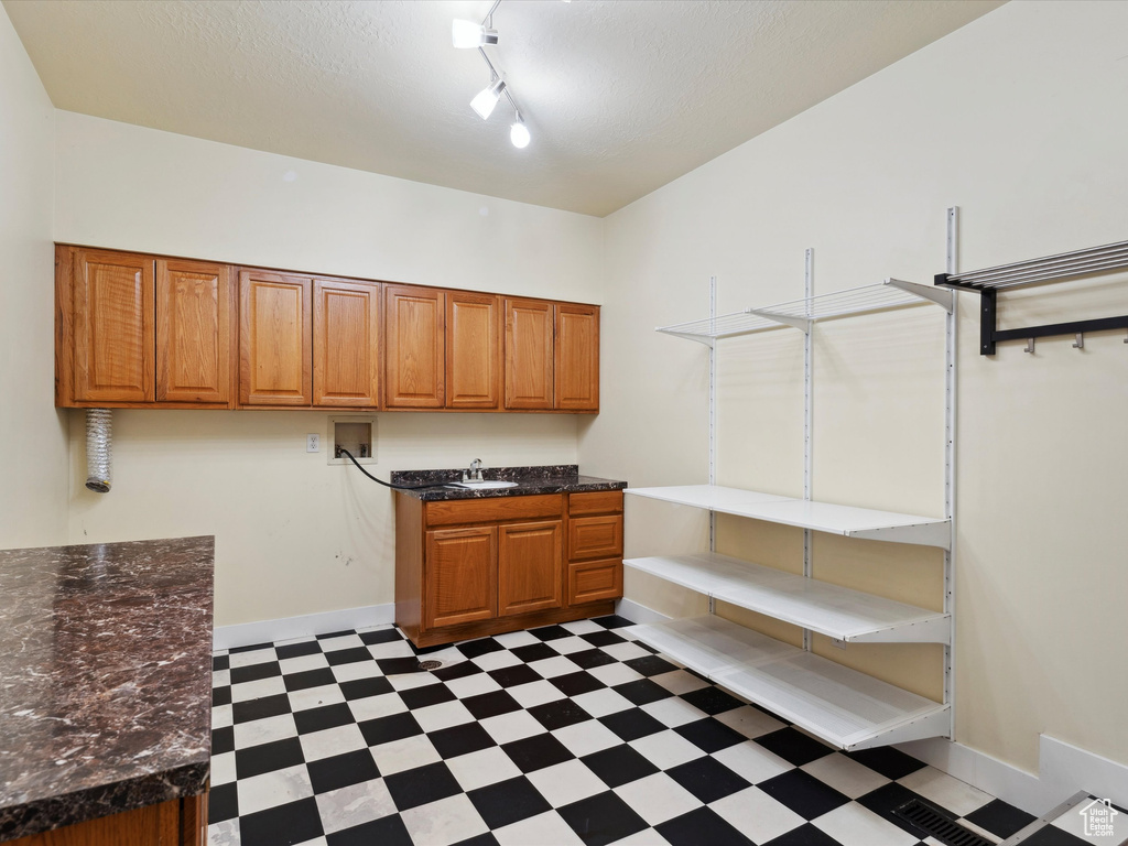 2203 N JONI DR Layton, UT 84040
