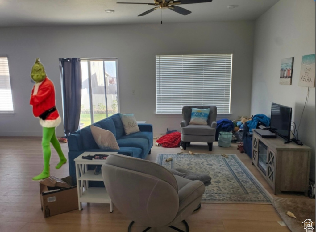 Photo 5 for MLS #2093253 at 1082 E Springwater Way #812