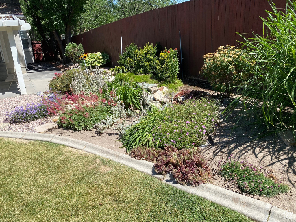 6320 S HATHAWAY ST Taylorsville, UT 84123
