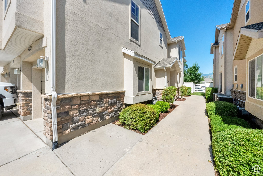 472 N WALTON DR North Salt Lake, UT 84054