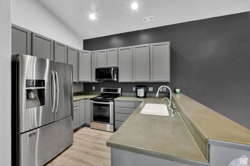 472 N WALTON DR North Salt Lake, UT 84054