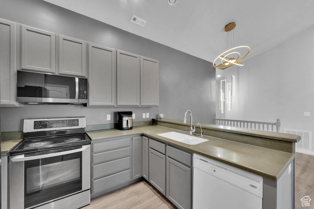472 N WALTON DR North Salt Lake, UT 84054