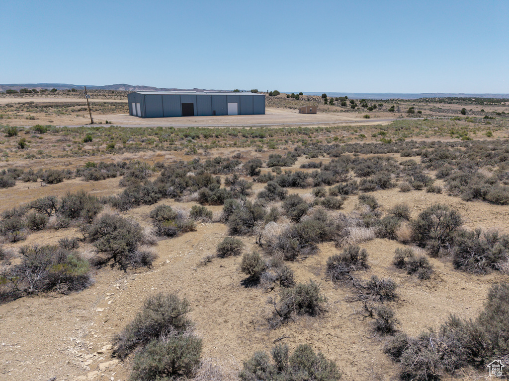 Overview of rural landscape featuring a desert landscape