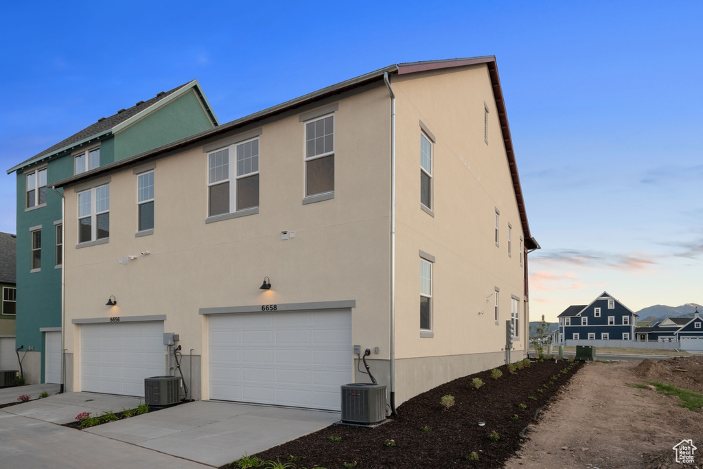 6658 W DOCKSIDER DR South Jordan, UT 84009
