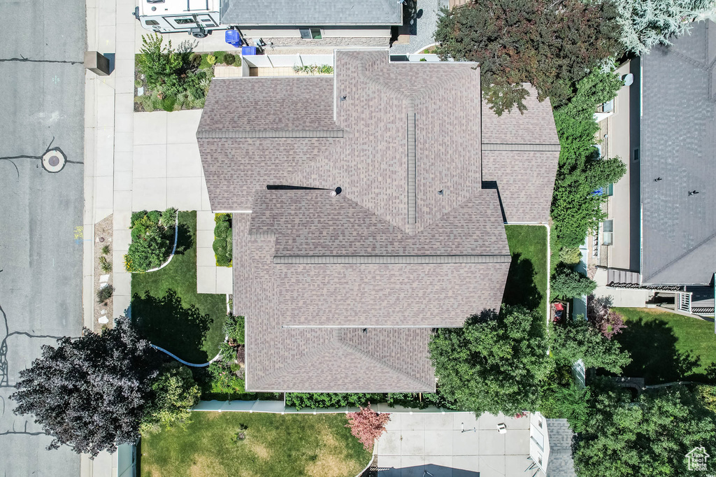 Aerial view of property and surrounding area