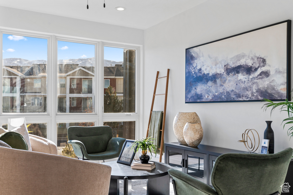 Sitting room with recessed lighting