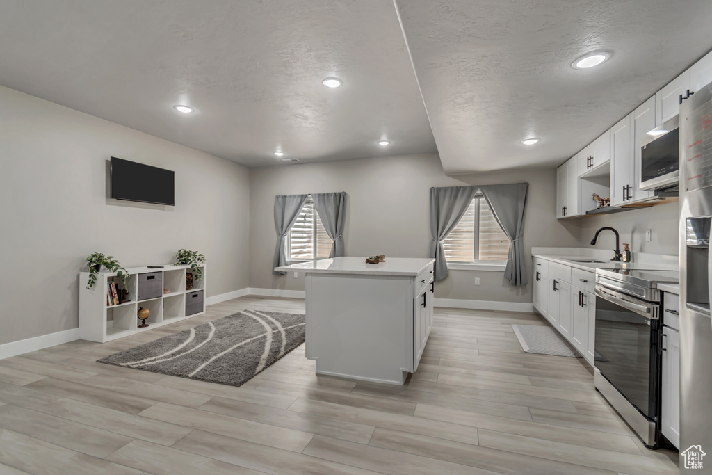 992 W EMILY FRANCIS CIR South Jordan, UT 84095