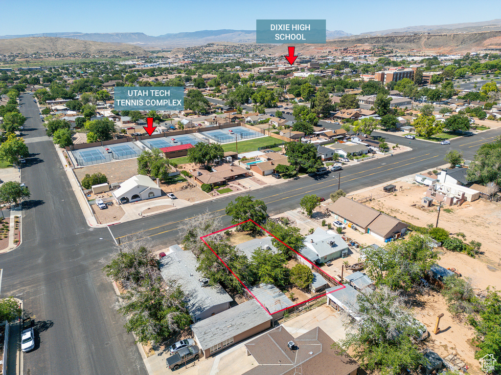 View of property location featuring property boundaries highlighted and a mountainous background