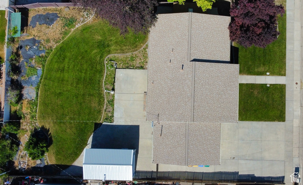 Aerial view of property and surrounding area