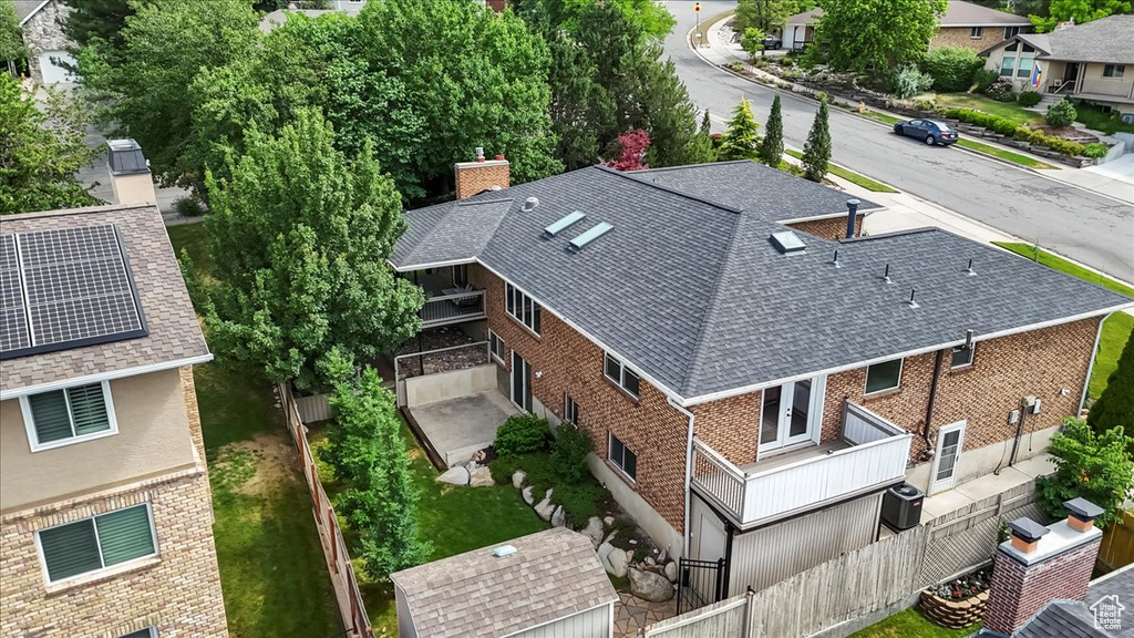 Aerial view of property and surrounding area