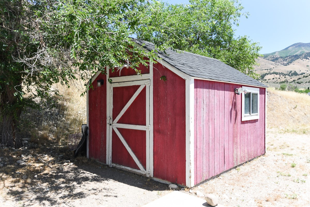 93 N SHERMAN ST Stockton, UT 84071