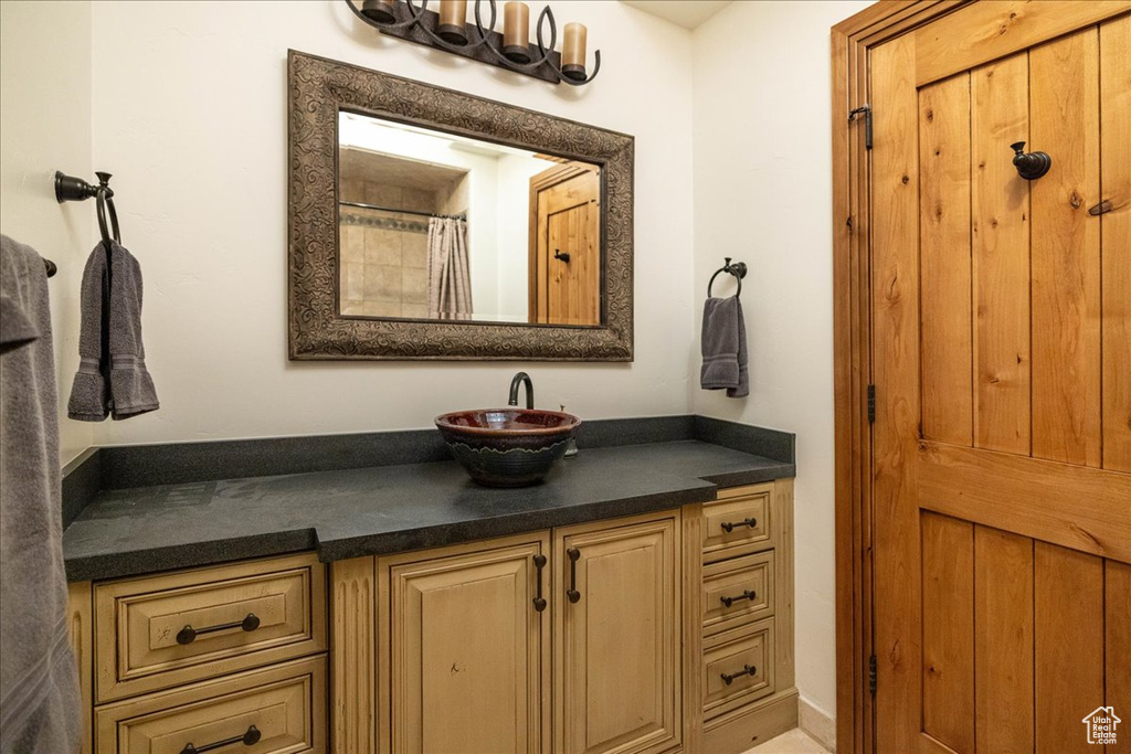 Full bathroom with vanity