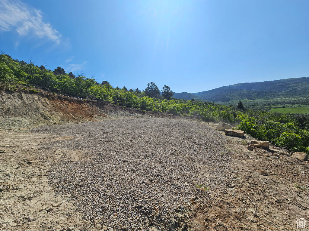 View of yard featuring a mountain view