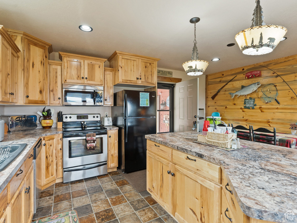 9070 COUGAR RD Lava Hot Springs, ID 83246
