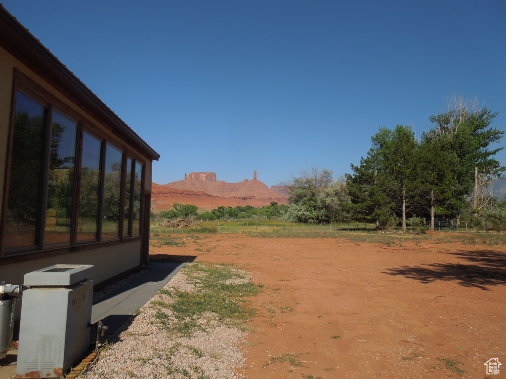 View of yard featuring a mountain view