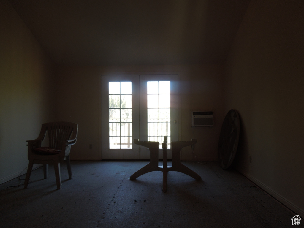 Unfurnished room featuring a wall mounted AC