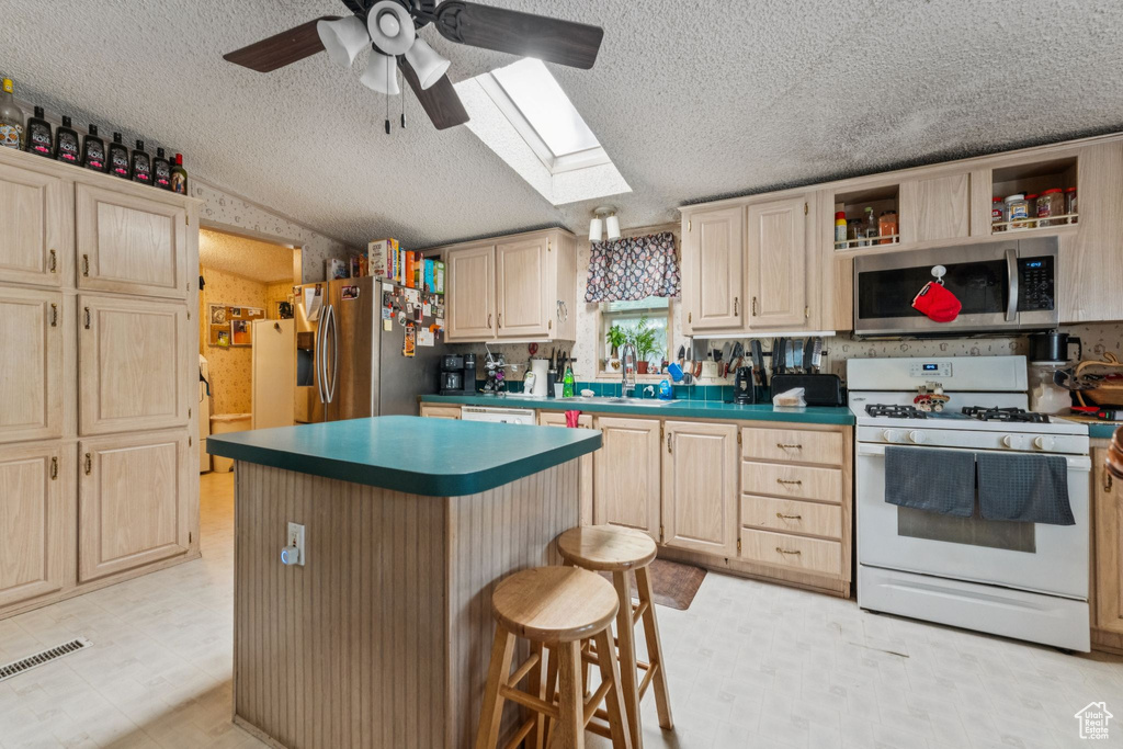 Photo 8 for MLS #2093651 at 1569 W Indian Summer Dr