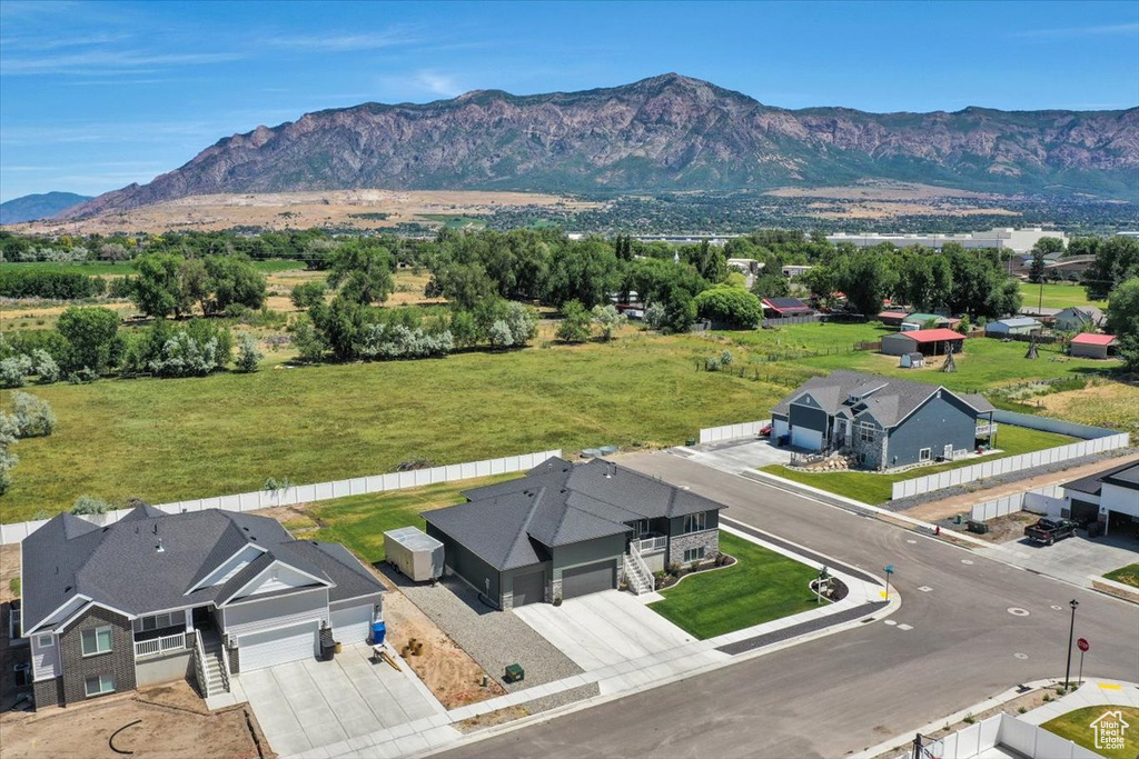 2106 W 2000 N Farr West, UT 84404