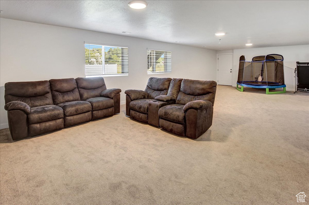 2106 W 2000 N Farr West, UT 84404