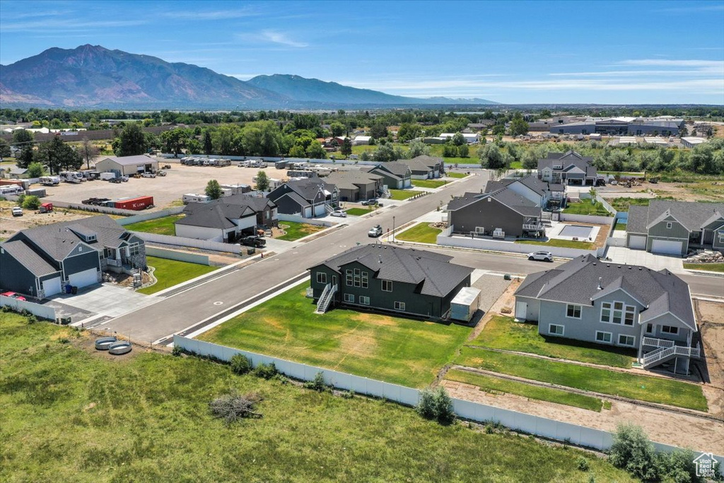 2106 W 2000 N Farr West, UT 84404