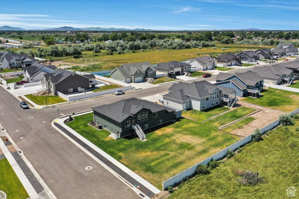 2106 W 2000 N Farr West, UT 84404