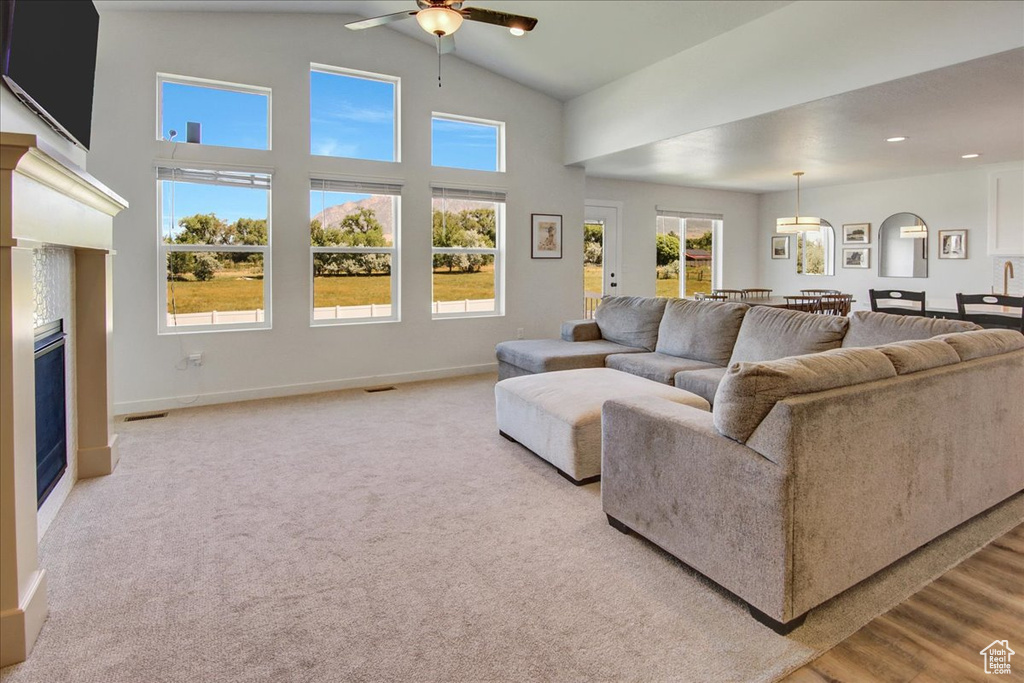 2106 W 2000 N Farr West, UT 84404