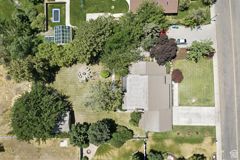 Aerial view of property and surrounding area