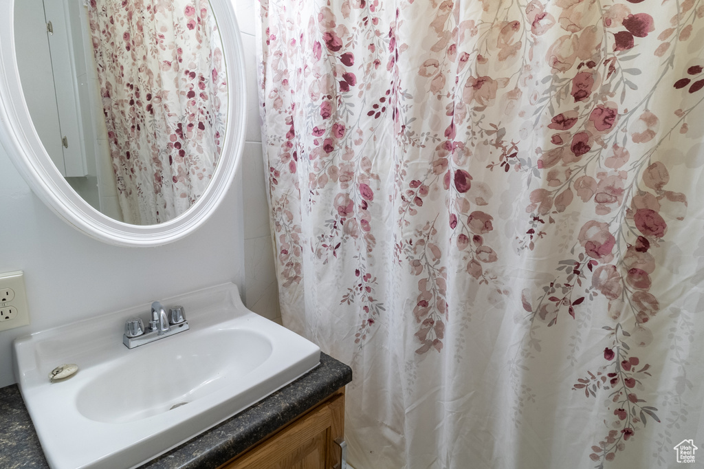Photo 8 for MLS #2093734 at 144 E Garden Park Cir