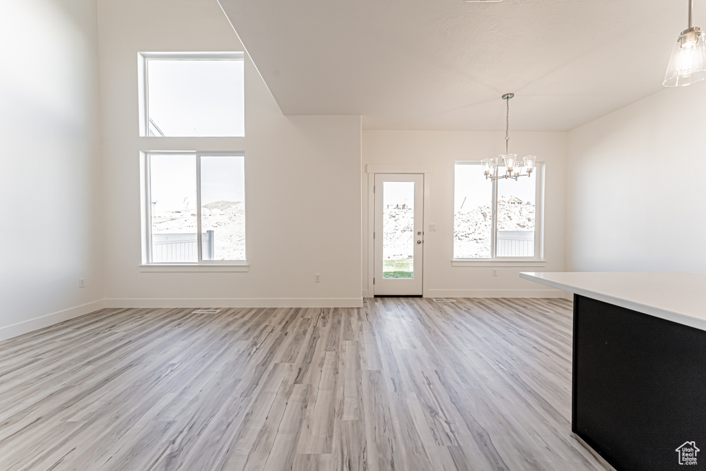 Photo 4 for MLS #2093747 at 1576 W Banner Dr #744