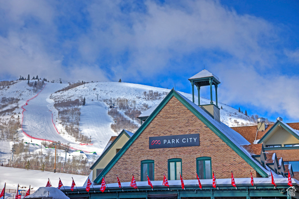 View of community with a mountain view