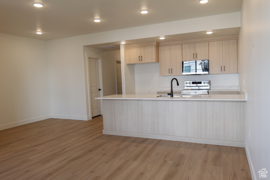 Photo 6 for MLS #2093782 at 225 W 690 North