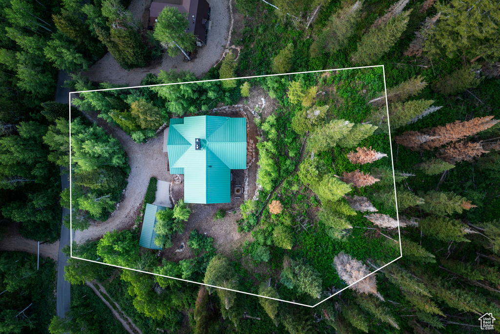 View from above of property featuring property parcel outlined