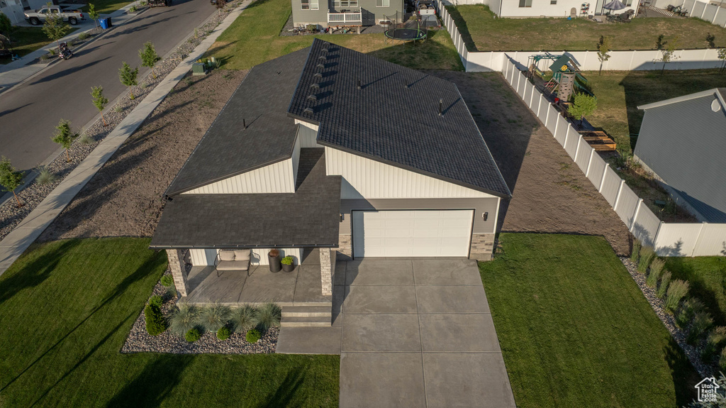 Aerial view of property\\\\\\\\\\\\\\\'s location featuring nearby suburban area
