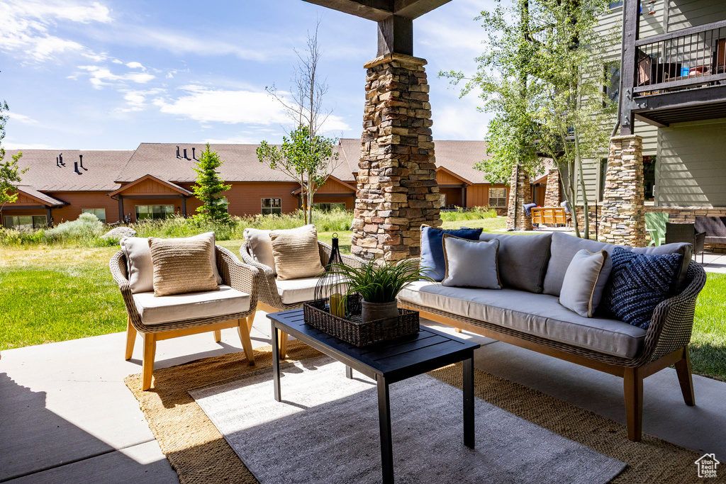 Patio / terrace featuring outdoor lounge area and a patio