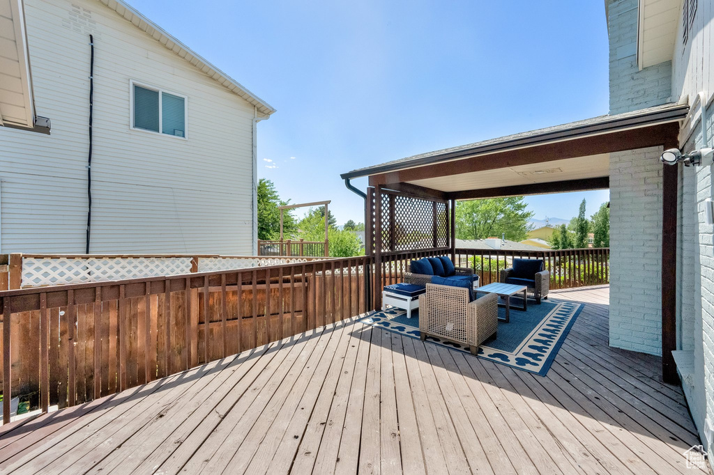 Deck with outdoor lounge area