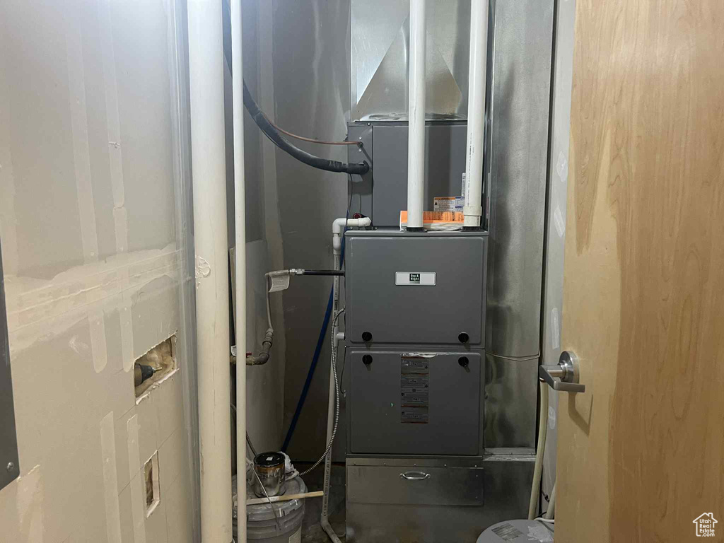 Utilities featuring heating unit