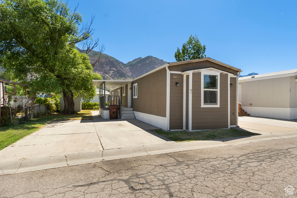 Manufactured / mobile home with a mountain view