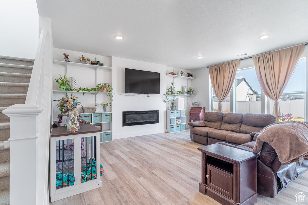 2477 W 2900 N Farr West, UT 84404