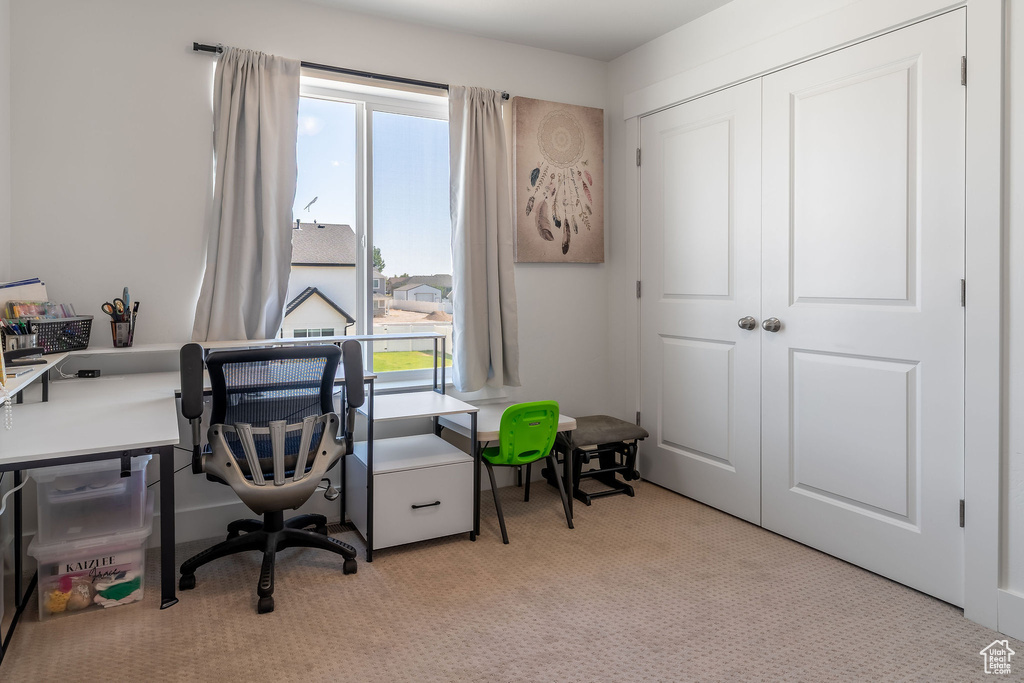 2477 W 2900 N Farr West, UT 84404