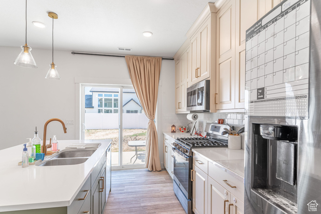 2477 W 2900 N Farr West, UT 84404