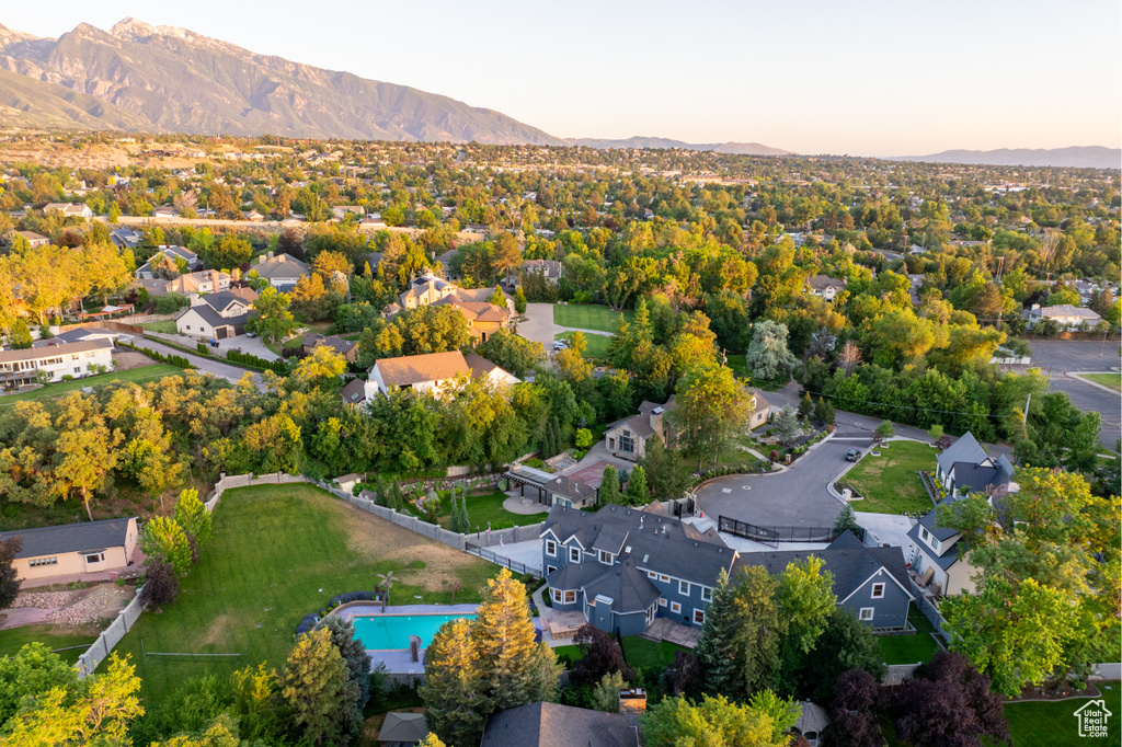 6273 S OAKCREST CIR Holladay, UT 84121