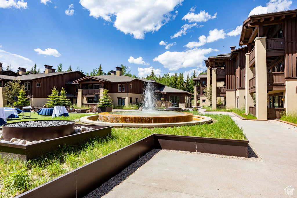 View of home's community with a residential view