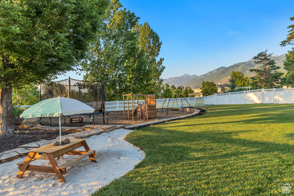 View of yard featuring a mountain view