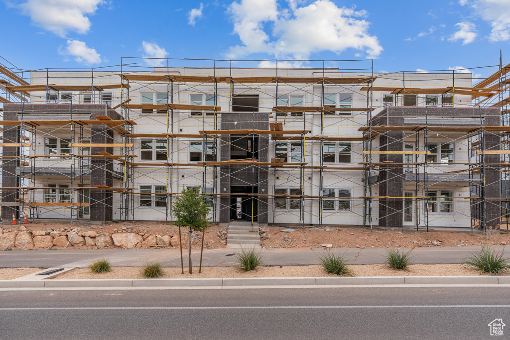 5599 S CARNELIAN PKWY #205 St George, UT 84790